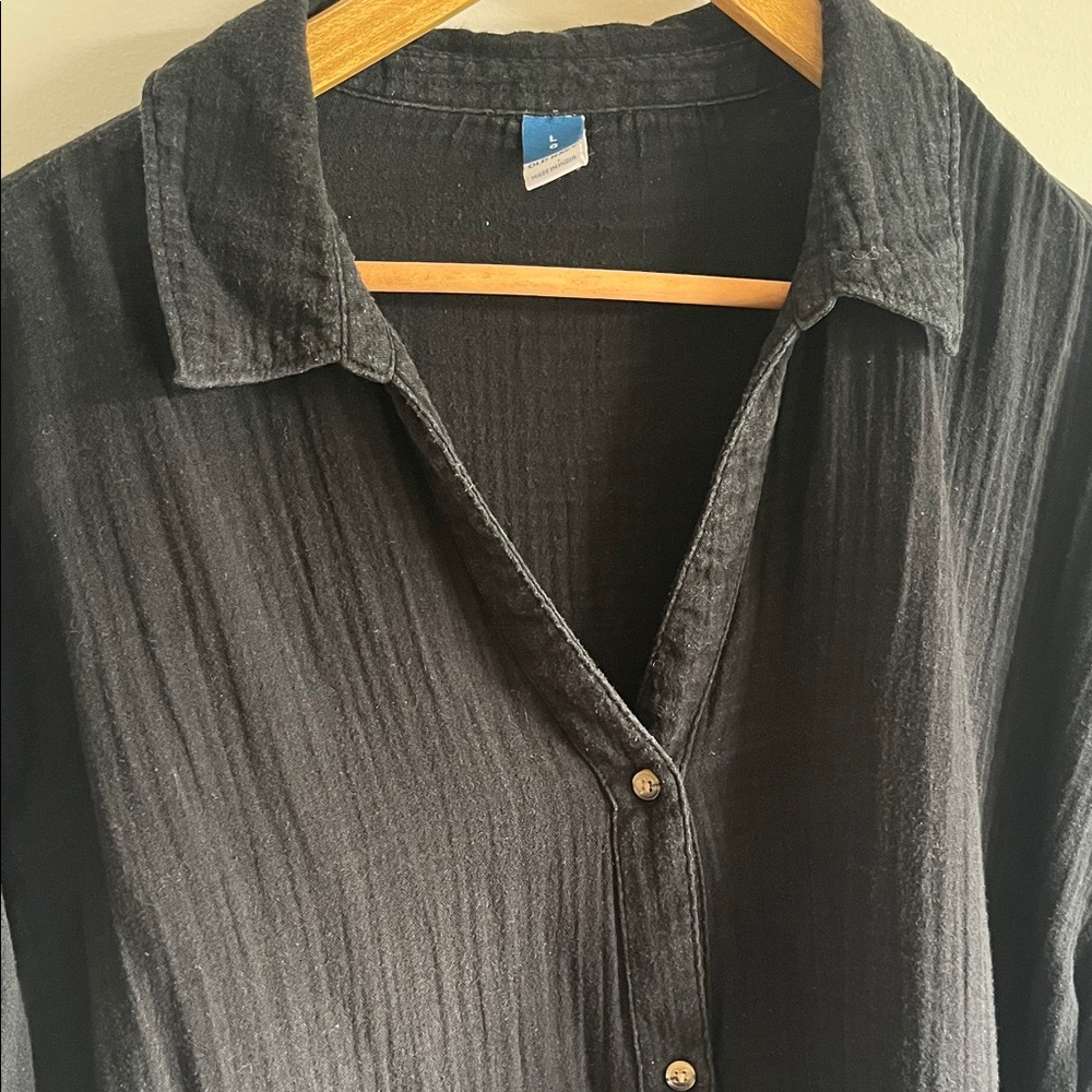 Old Navy Women’s Black Cotton Button Down Top